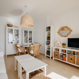 https://tuguest-velilla-ii-apartment.es-andalucia.com